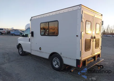 2016 Chevrolet Express z USA, uszkodzony, nr VIN 1GB0GRFG4G1271494